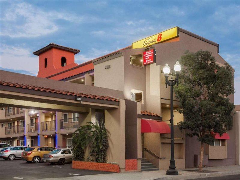 Hotel Super 8 By Wyndham San Diego