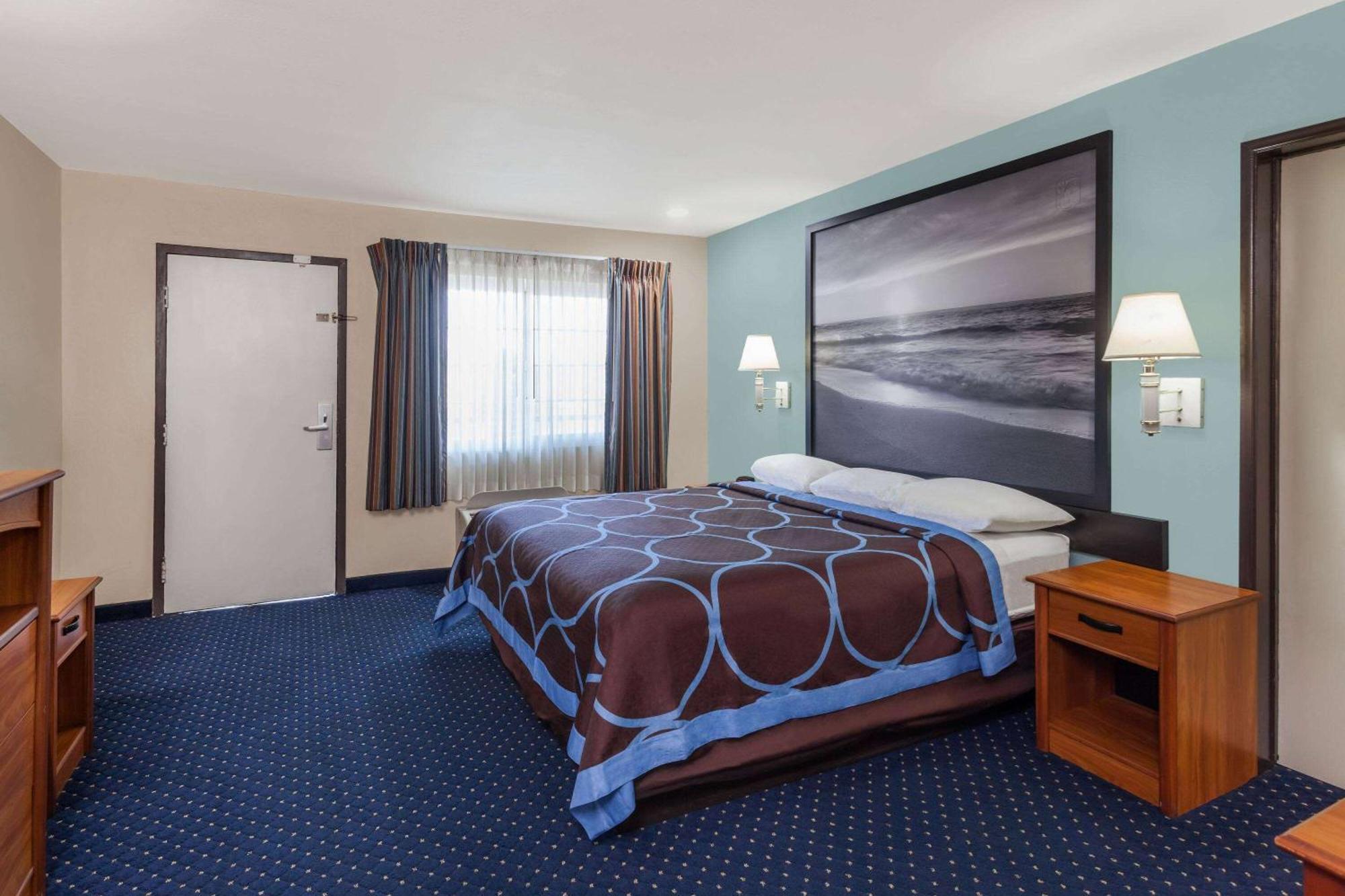 Hotel Super 8 By Wyndham San Diego