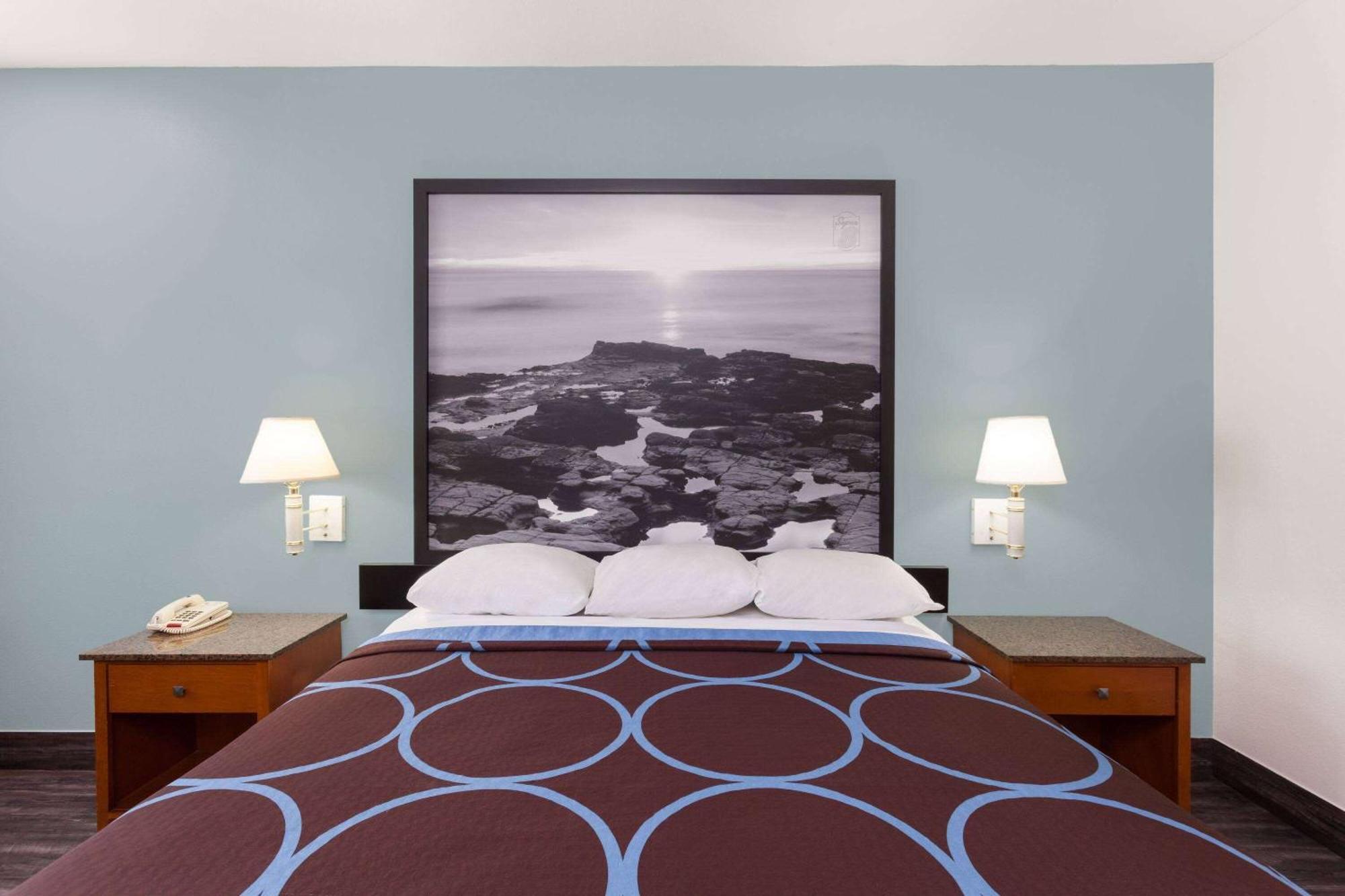 Super 8 By Wyndham San Diego El Cajon