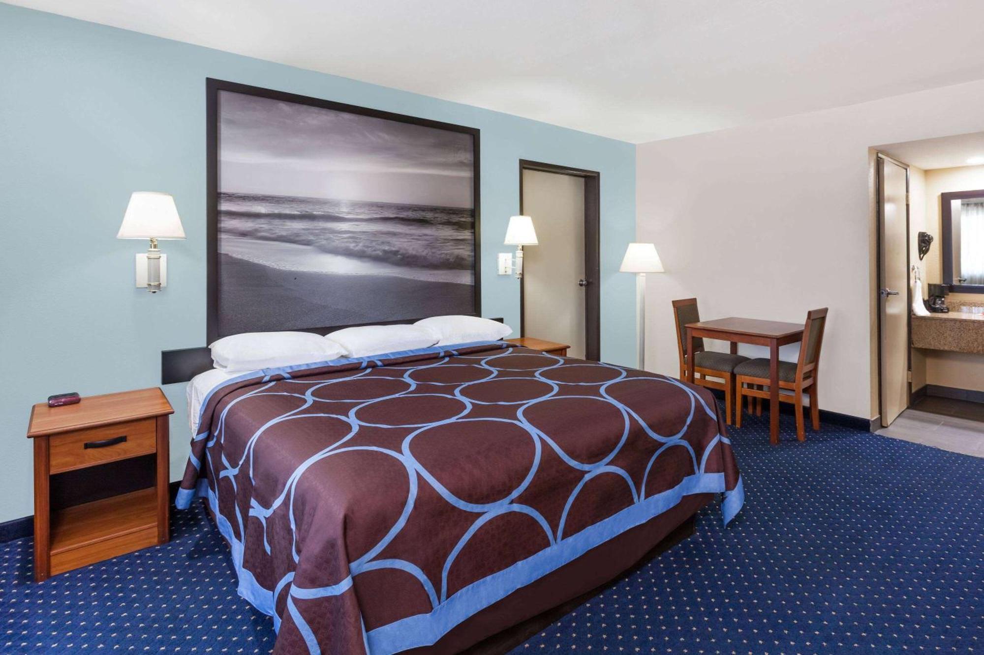 Hotel Super 8 By Wyndham San Diego 2*