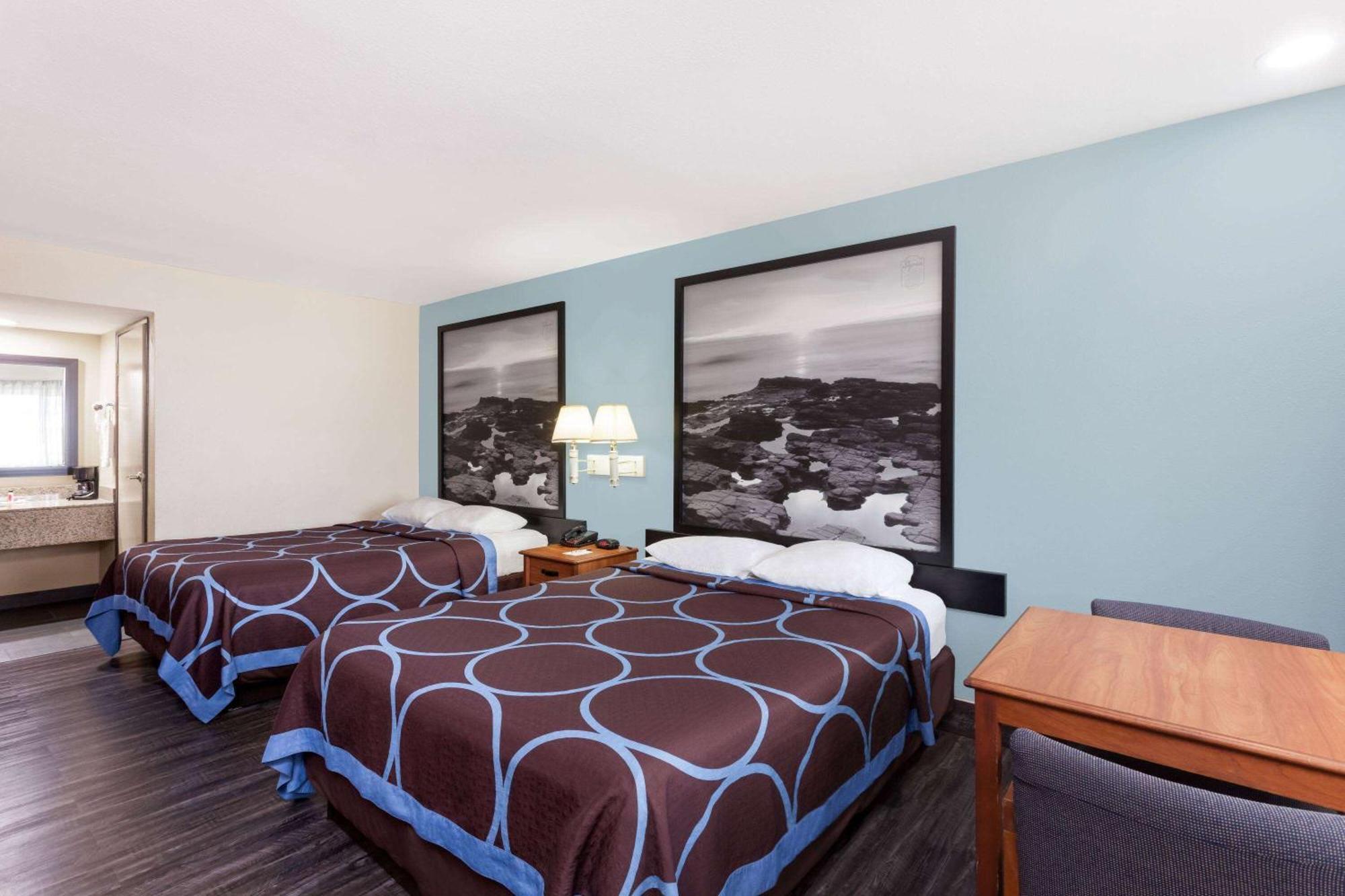Super 8 By Wyndham San Diego 2*