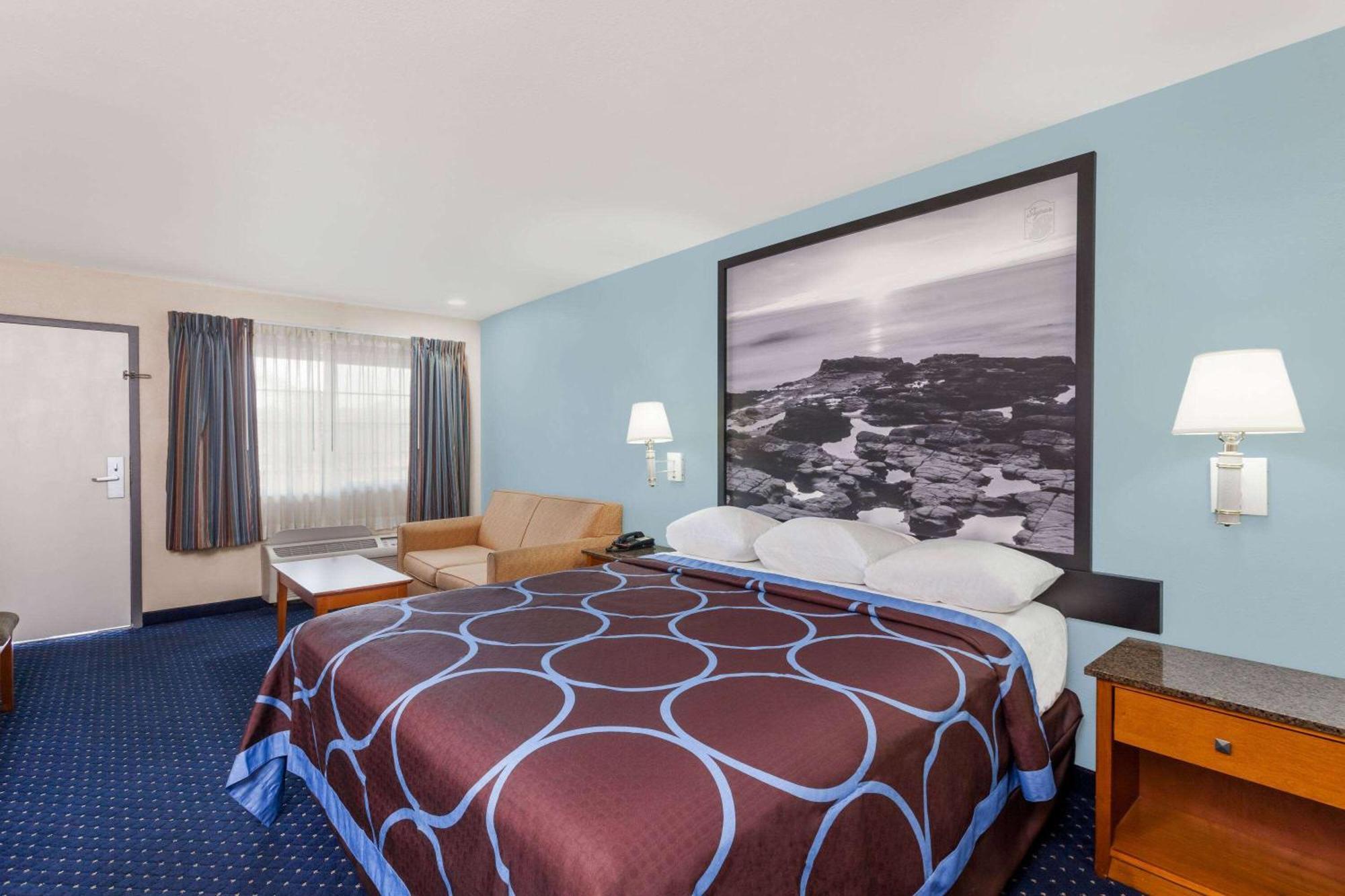 Super 8 By Wyndham San Diego