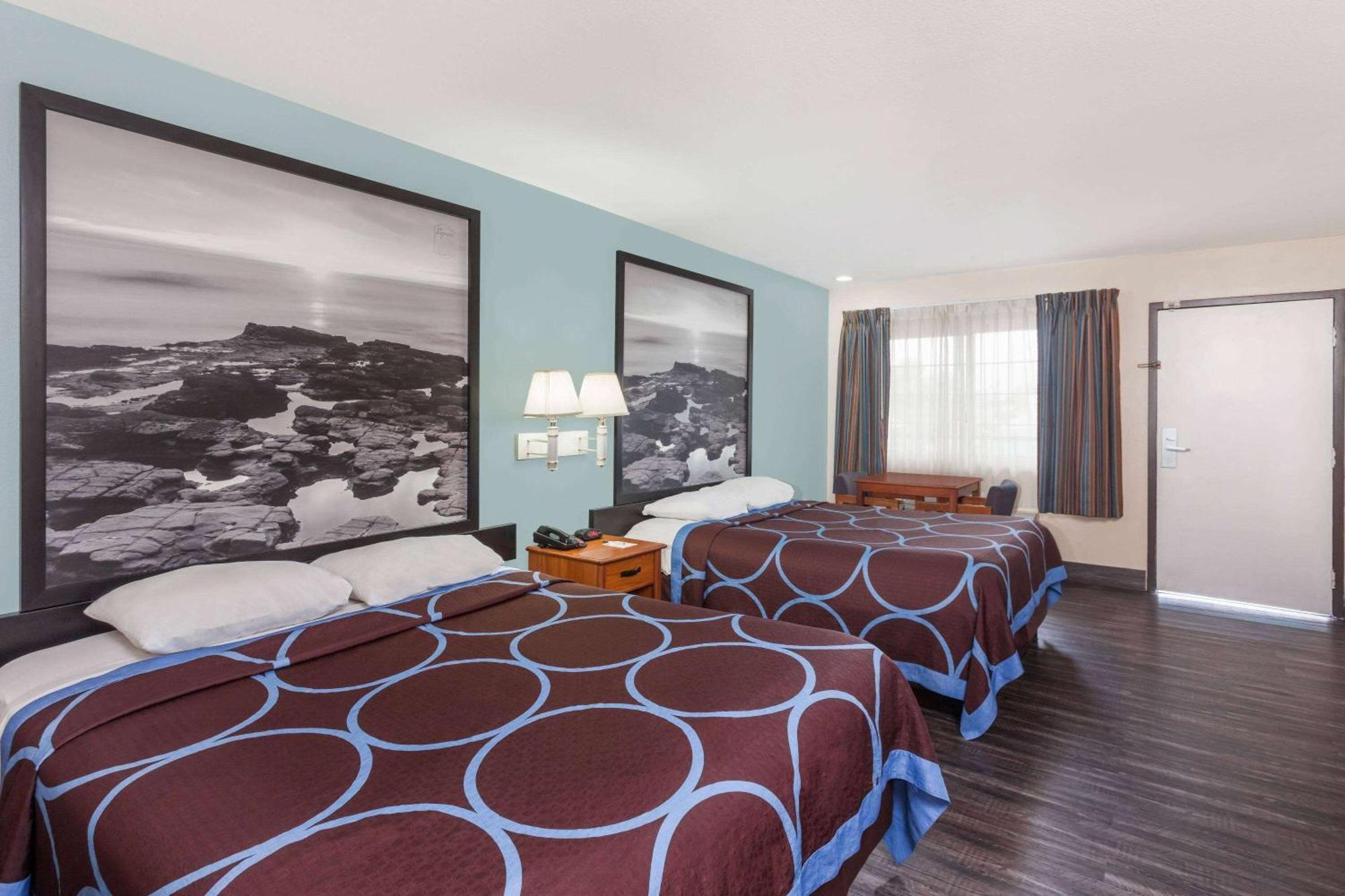 Hotel Super 8 By Wyndham San Diego El Cajón