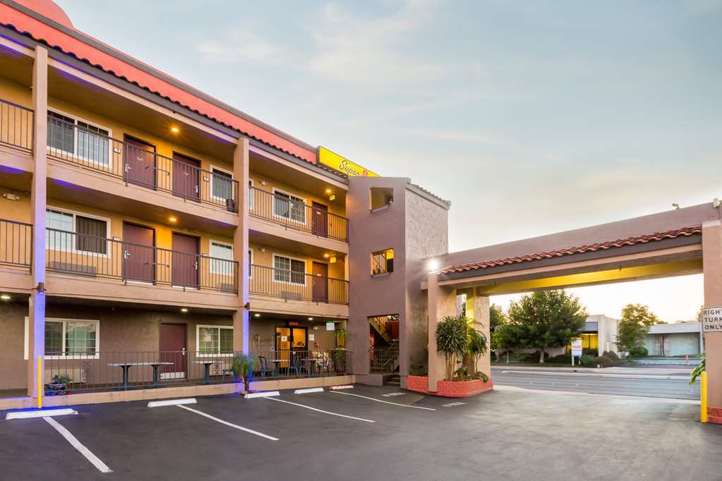 Super 8 By Wyndham San Diego Hotel 2*