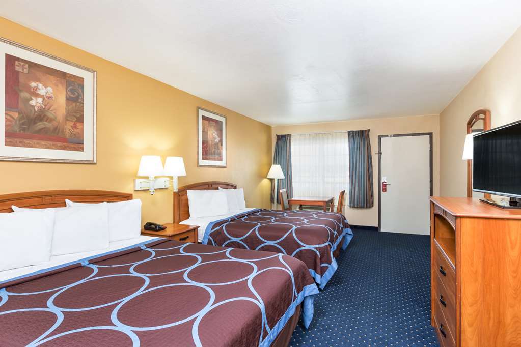 Super 8 By Wyndham San Diego Hotel 2*
