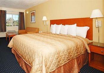 Hotel Super 8 By Wyndham San Diego 2*