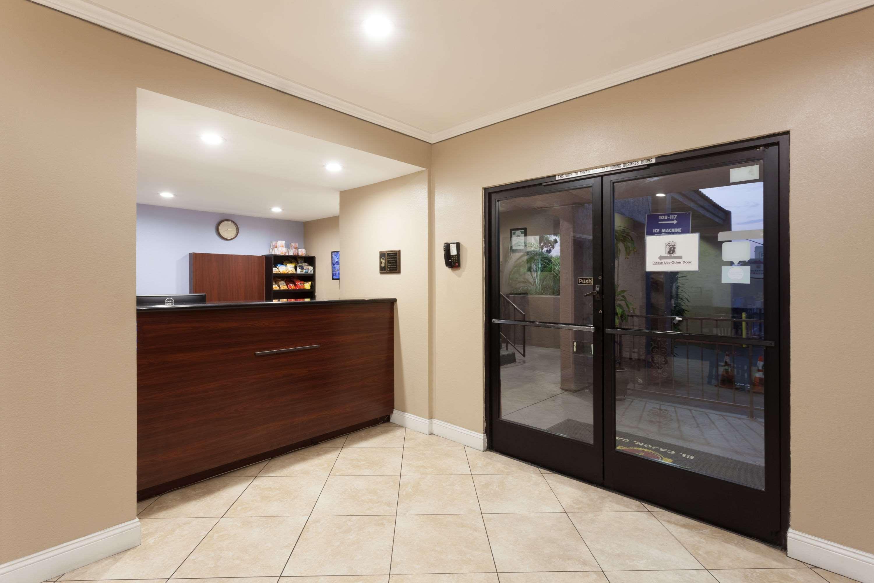 Super 8 By Wyndham San Diego Hotel 2*