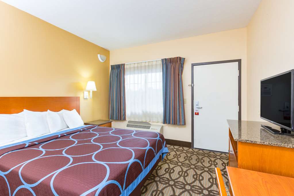 Super 8 By Wyndham San Diego Hotel